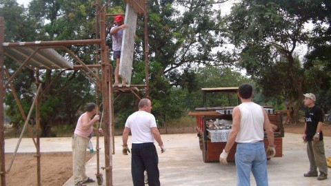 Volontari al lavoro